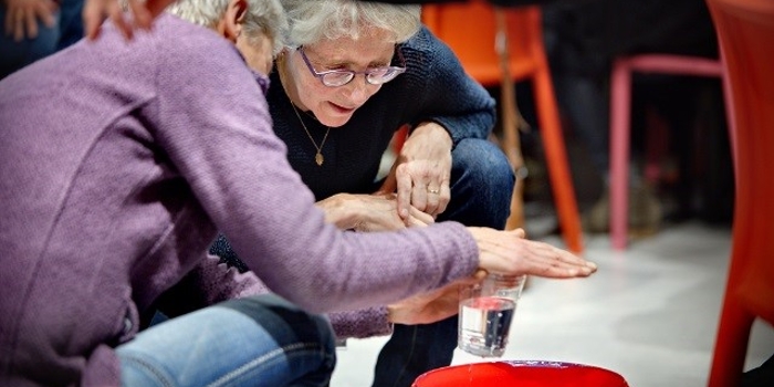 Docenten aan het werk tijdens de masterclass Ruimtevaart in de klas.