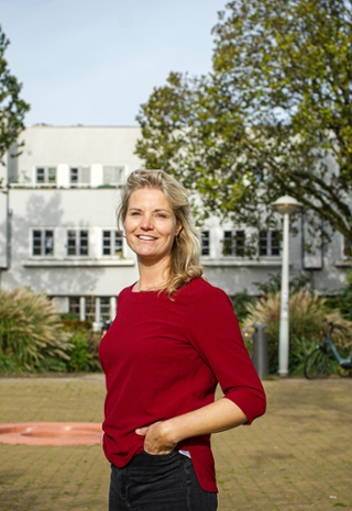 Eline van Dillen in Betondorp