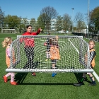 Lotte geeft voetbaltraining